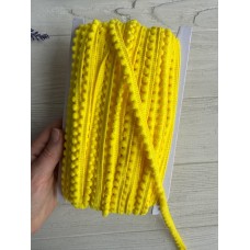 Тесьма " Мелкие помпоны " желтая 22,5 метра