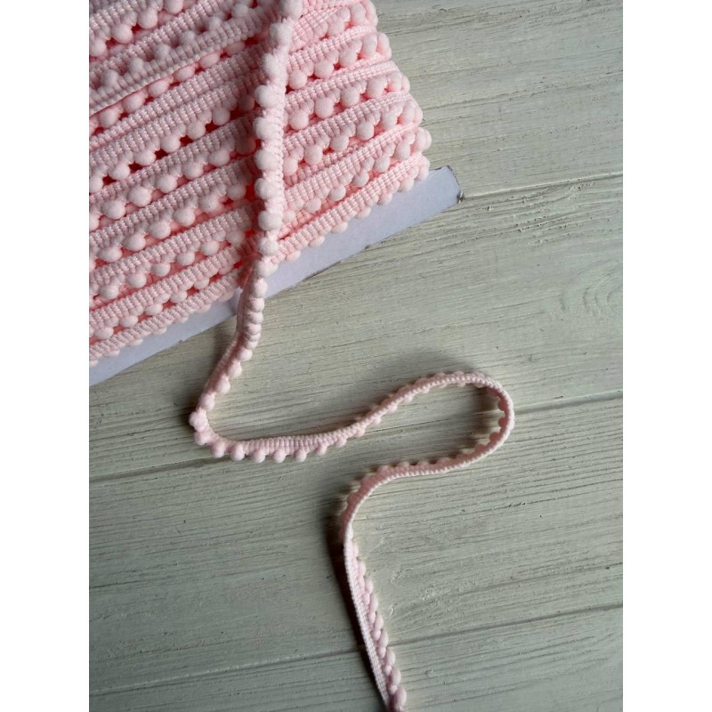 Тесьма " Мелкие помпоны " бледно розовая  22,5 метра