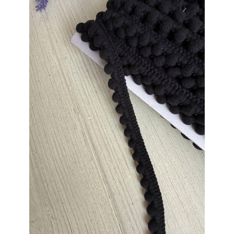 Тесьма  " Мелкие помпоны " черная 22,5 метра