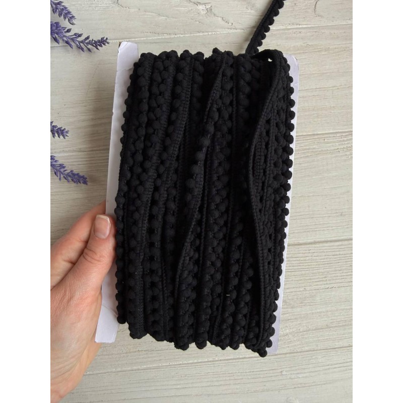 Тесьма  " Мелкие помпоны " черная 22,5 метра