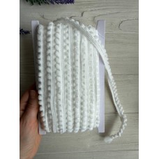 Тесьма " Мелкие помпоны "  белая 22,5 метра