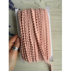 Тесьма  " Мелкие помпоны " пудра 22,5 метра